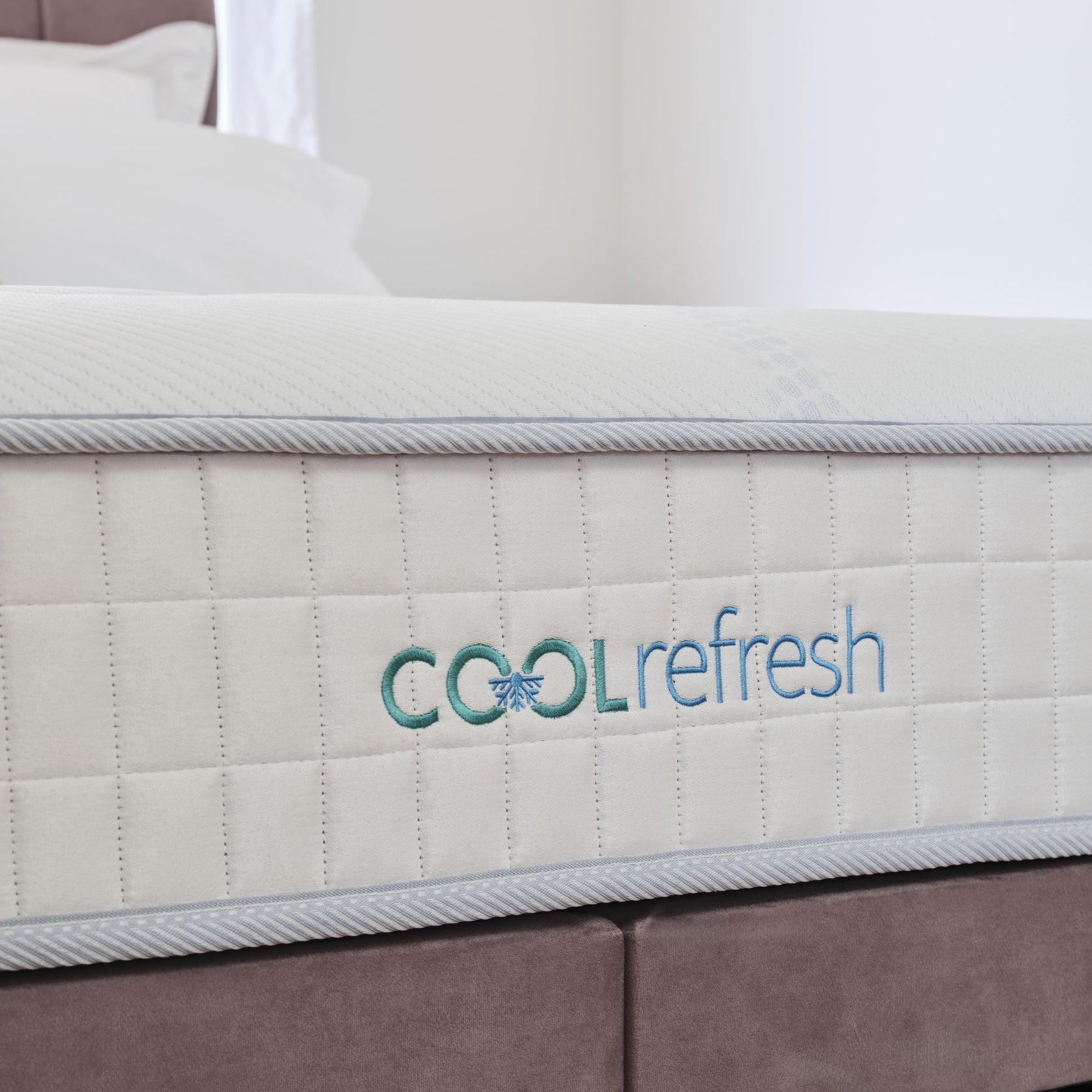 Sleepeezee Cool Refresh 1600 Divan Set