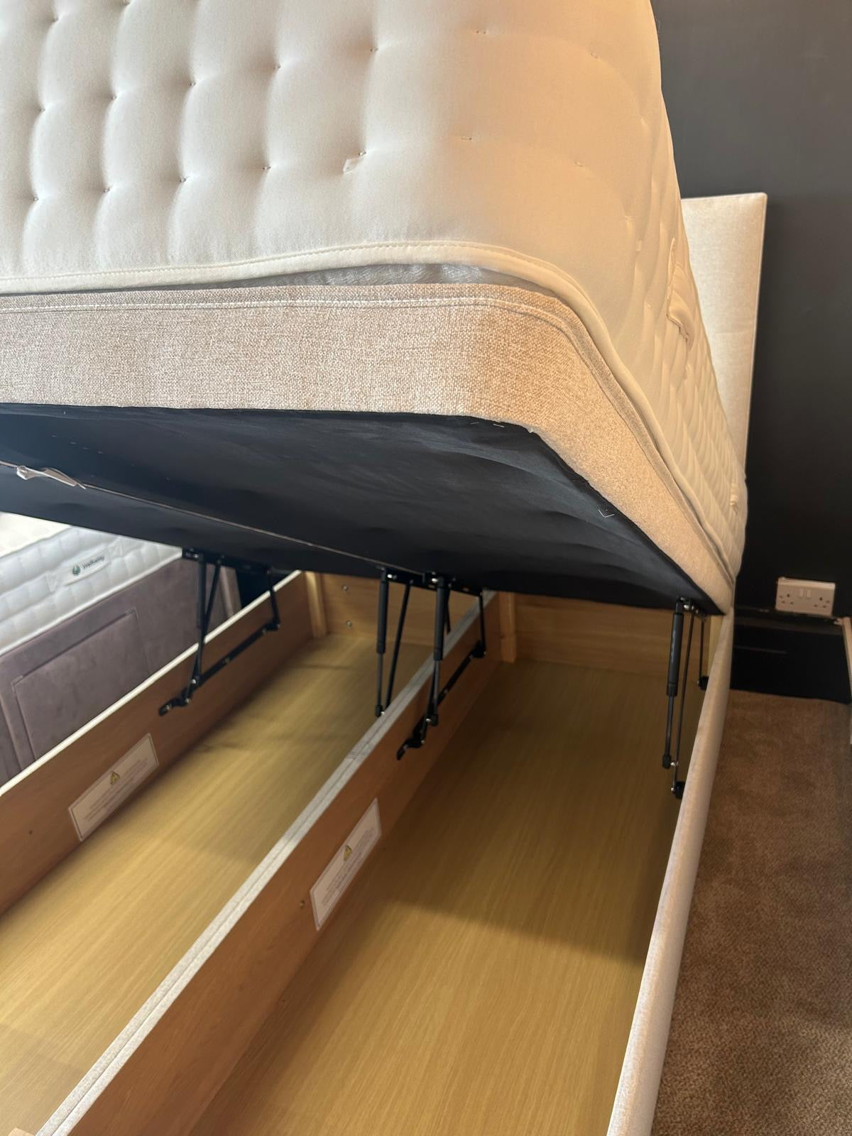 Ex-Display Relyon Luxury Pashmina 2350 Double End Lift Ottoman Divan Set and Headboard